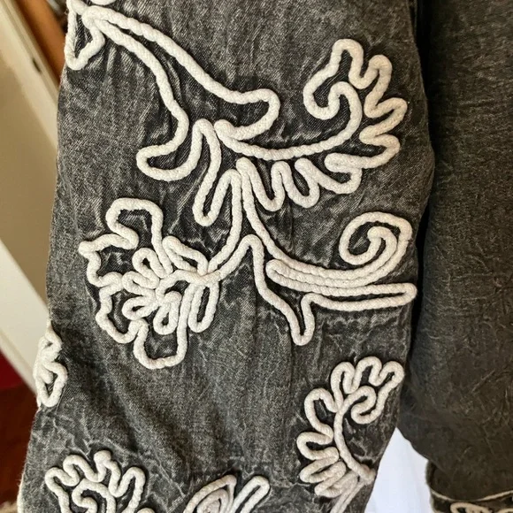 Soft Surroundings Textured Gray Top - Picture 6 of 8